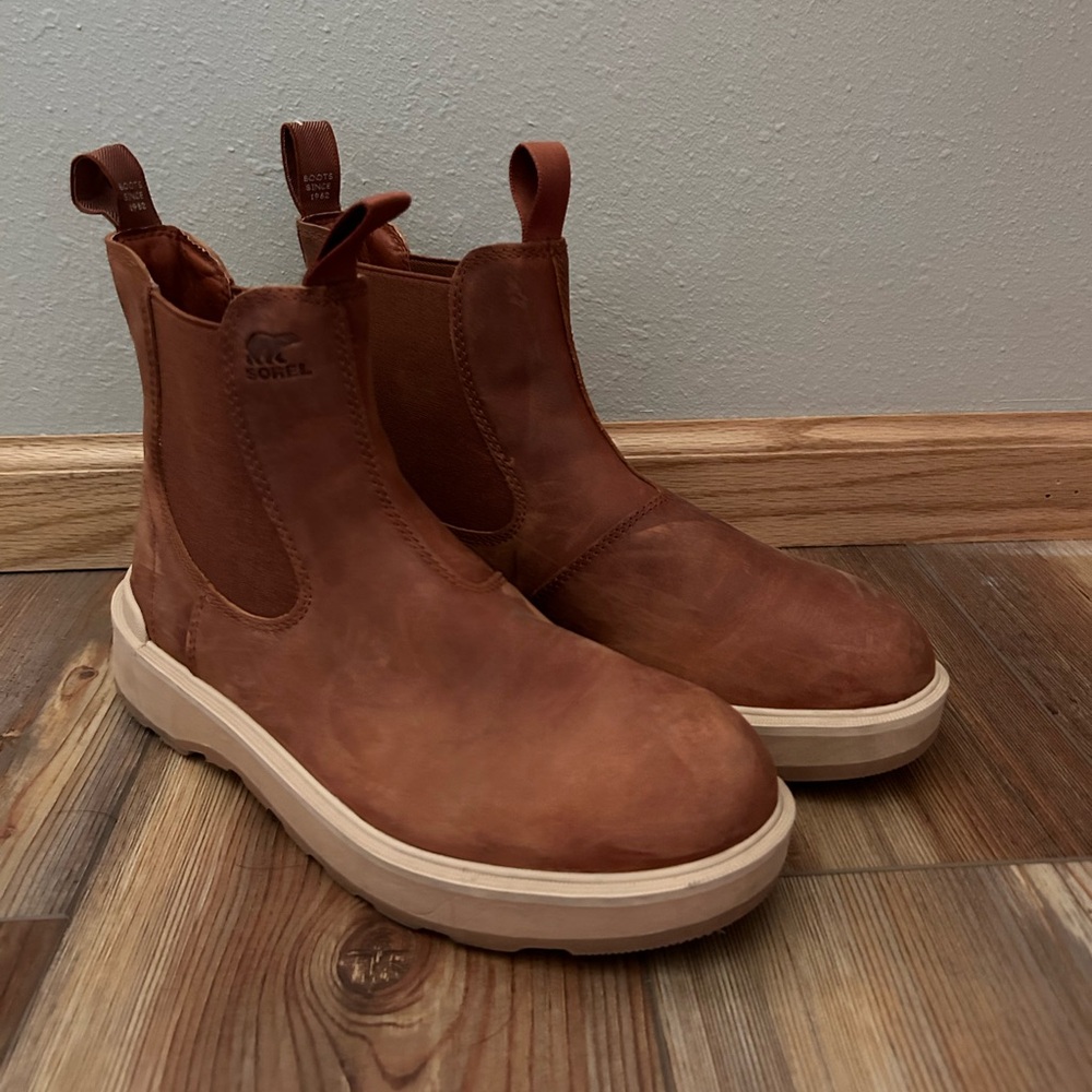 Sorel Hi-Line Chelsea Boots